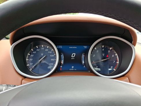 Used 2018 Maserati Ghibli S GranLusso AWD/4WD image 24