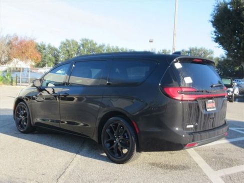 New 2026 Chrysler Pacifica Limited w/ S Appearance Package FWD image 4