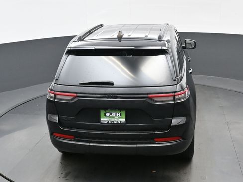 Used 2023 Jeep Grand Cherokee Altitude image 36