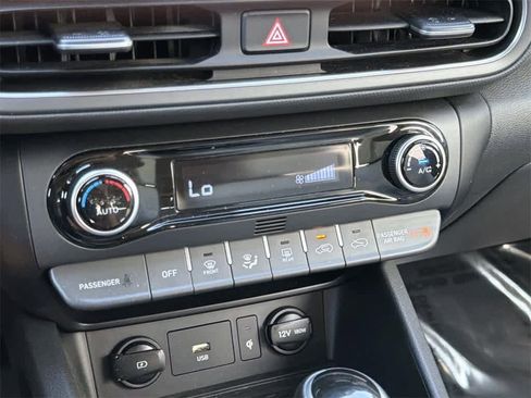 Used 2022 Hyundai Kona SEL w/ Convenience Package image 17