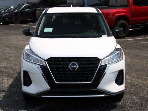 New 2025 Nissan Kicks Play S image 7