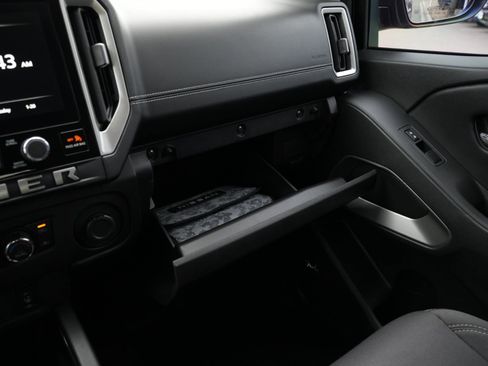 Used 2025 Nissan Frontier SV w/ SV Convenience Package image 27