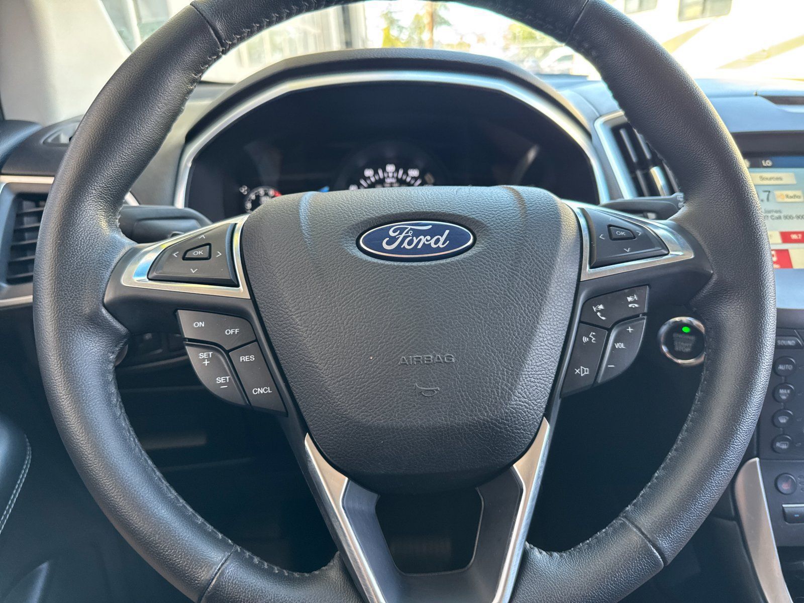 Used 2017 Ford Edge Titanium FWD image 22