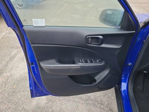 Used 2025 Hyundai Venue Limited image 10