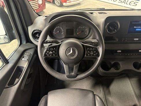Used 2019 Mercedes-Benz Sprinter 144 image 15