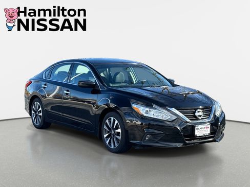 Used 2017 Nissan Altima 2.5 SV image 1