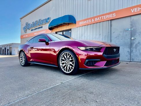 Used 2025 Ford Mustang Premium RWD image 16