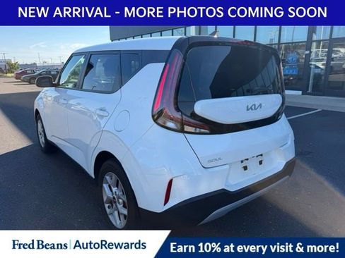 Used 2025 Kia Soul LX w/ LX Technology Package FWD image 5