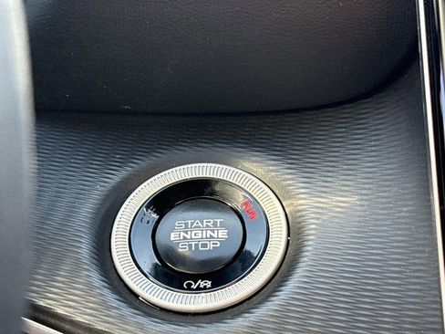 Used 2024 Jeep Grand Cherokee L Laredo image 15