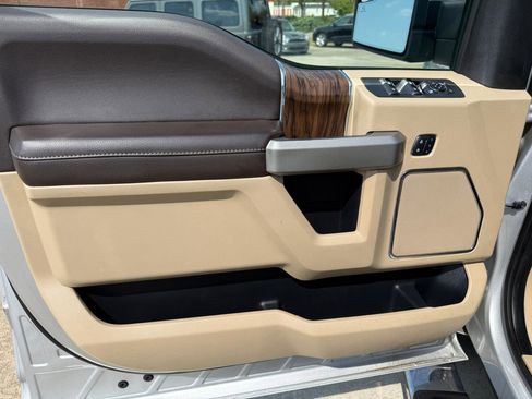 Used 2018 Ford F150 Lariat image 12