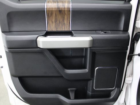 Used 2018 Ford F150 Lariat w/ Equipment Group 502A Luxury image 19