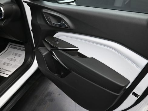 Used 2024 Chevrolet Trax LT w/ Driver Confidence Package image 26