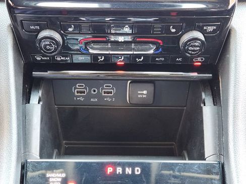 Certified 2023 Jeep Grand Cherokee L Limited AWD/4WD image 20