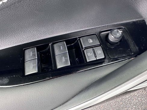 Used 2023 Toyota Corolla XSE FWD image 10