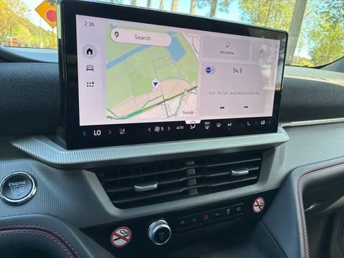 Used 2025 Ford Explorer ST-Line image 29