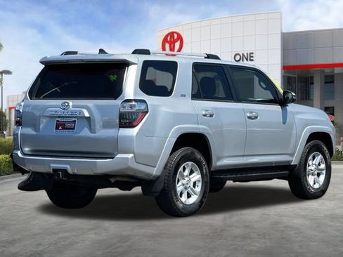 Certified 2021 Toyota 4Runner SR5 Premium AWD/4WD image 4