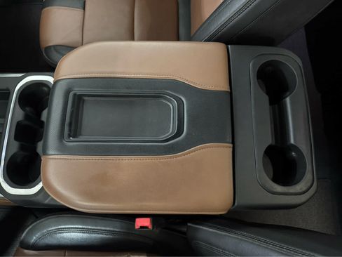 Used 2020 Chevrolet Silverado 1500 High Country w/ Technology Package AWD/4WD image 22