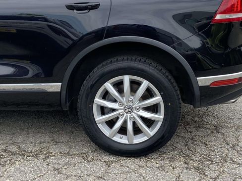 Used 2017 Volkswagen Touareg Sport AWD/4WD image 9