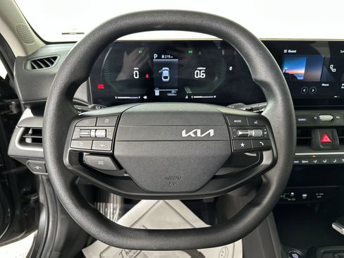 Used 2025 Kia K4 FWD image 14