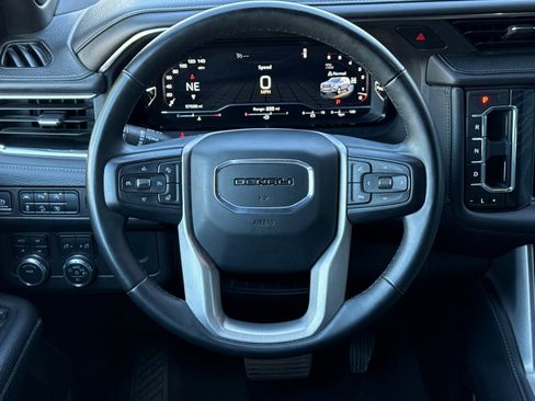 Used 2023 GMC Yukon Denali image 18