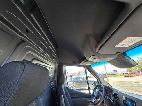 Used 2024 Mercedes-Benz Sprinter 2500 image 16