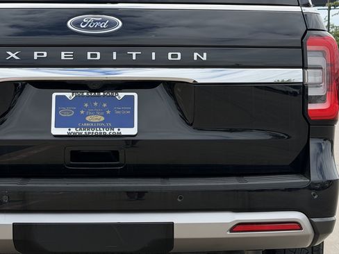 Certified 2022 Ford Expedition Limited AWD/4WD image 6