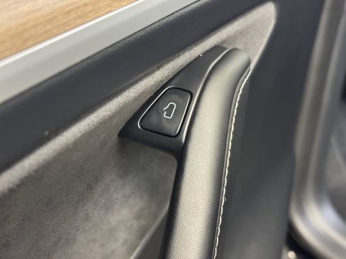 Used 2023 Tesla Model Y Long Range image 10