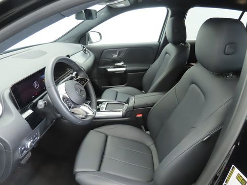 Certified 2025 Mercedes-Benz GLA 250 image 17