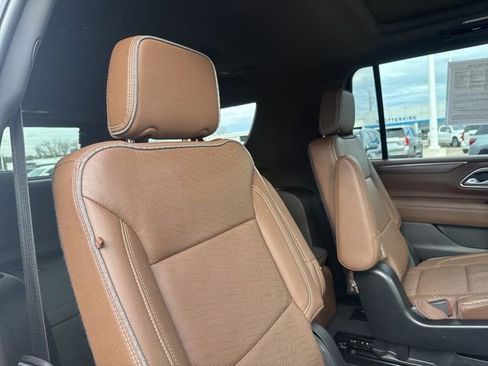 Used 2024 Chevrolet Suburban High Country w/ Advanced Technology Package image 51