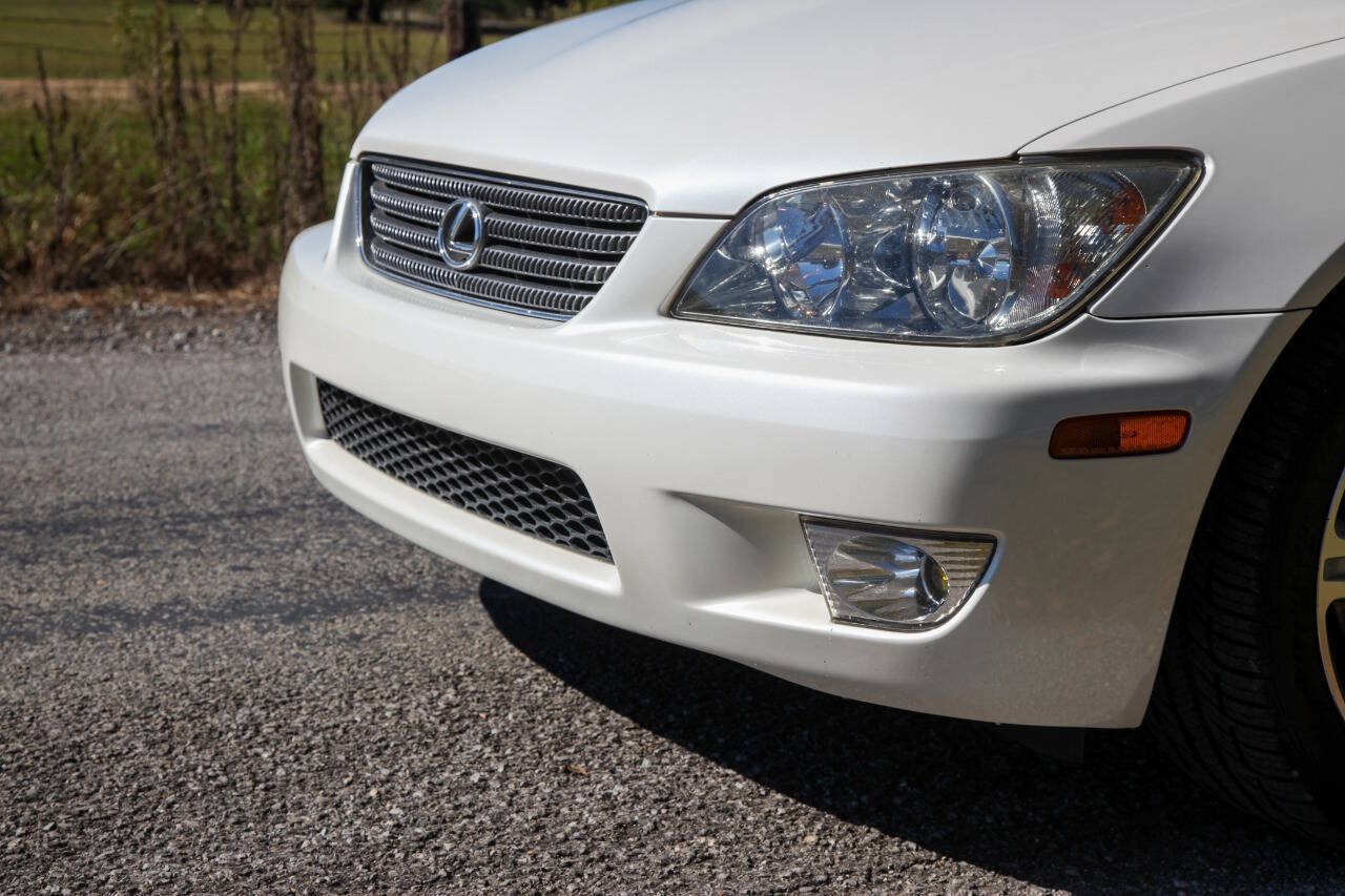 Used 2001 Lexus IS 300 w/ Leather Trim Pkg RWD image 8