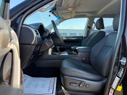 Used 2019 Lexus GX 460 image 11
