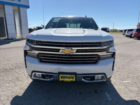 Used 2019 Chevrolet Silverado 1500 High Country w/ Technology Package AWD/4WD image 2