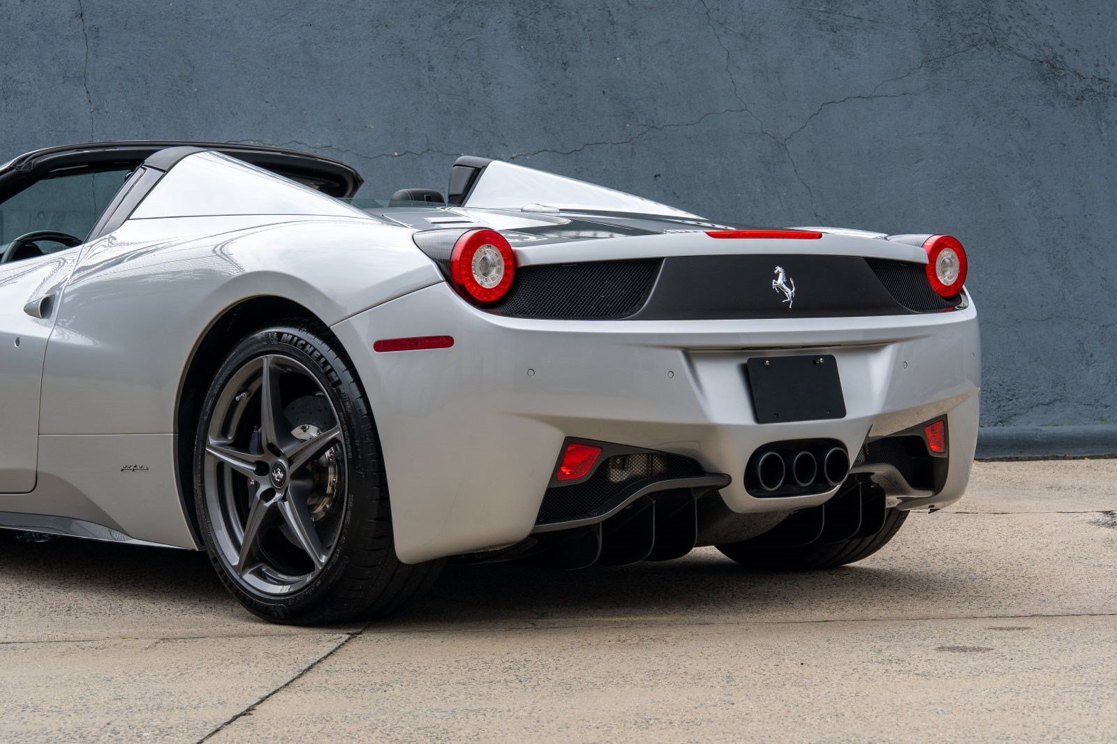 Used 2012 Ferrari 458 Spider RWD image 21