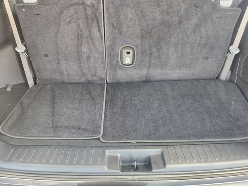 Used 2021 Toyota Highlander L FWD image 33