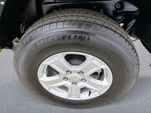 Used 2023 Jeep Wrangler Unlimited Sport image 20