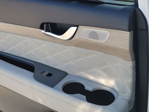 Used 2021 Hyundai Palisade Calligraphy image 22