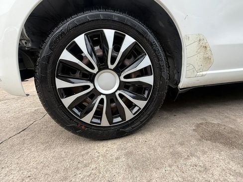 Used 2012 Toyota Yaris LE FWD image 23