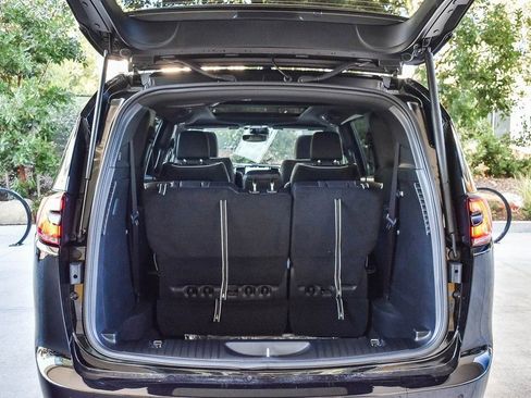 New 2026 Chrysler Pacifica Limited w/ S Appearance Package image 20