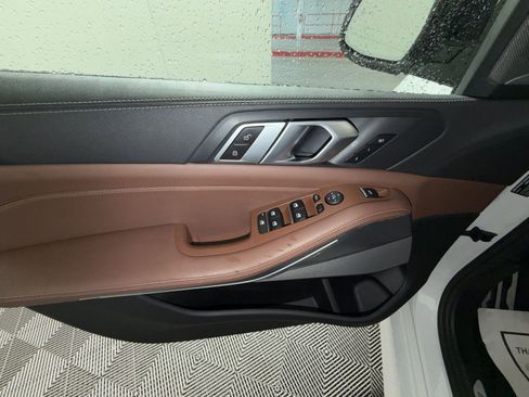 Used 2021 BMW X5 xDrive40i w/ M Sport Package image 15