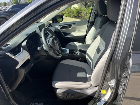 Used 2020 Toyota RAV4 XLE w/ Convenience Package AWD/4WD image 15