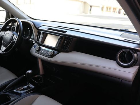 Used 2017 Toyota RAV4 Limited image 17