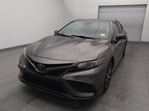 Used 2022 Toyota Camry SE image 15