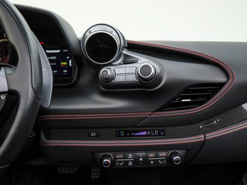 Certified 2022 Ferrari F8 Tributo image 41