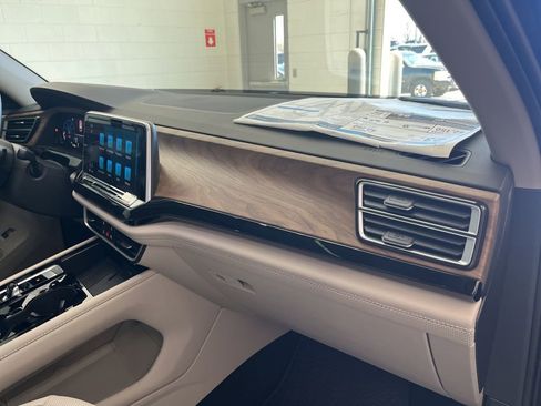 New 2026 Volkswagen Atlas SE FWD image 39