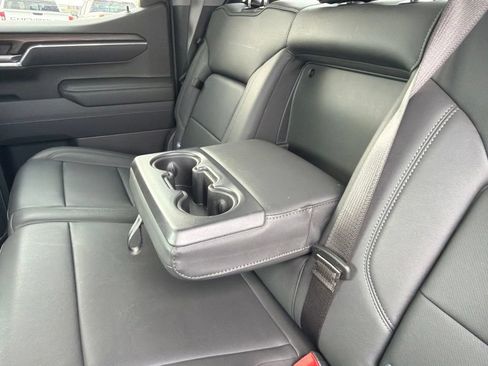 Used 2025 GMC Sierra 1500 SLT AWD/4WD image 17