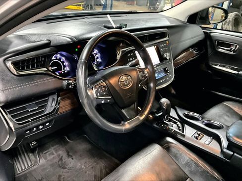 Used 2013 Toyota Avalon Limited image 16