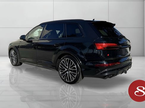 Used 2025 Audi SQ7 Premium Plus w/ Black Optic Package image 2