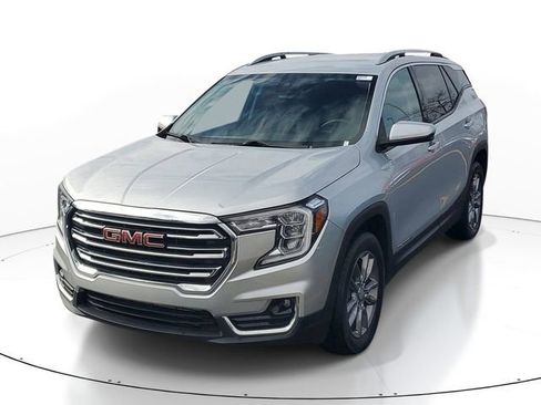 Certified 2022 GMC Terrain SLT AWD/4WD image 2