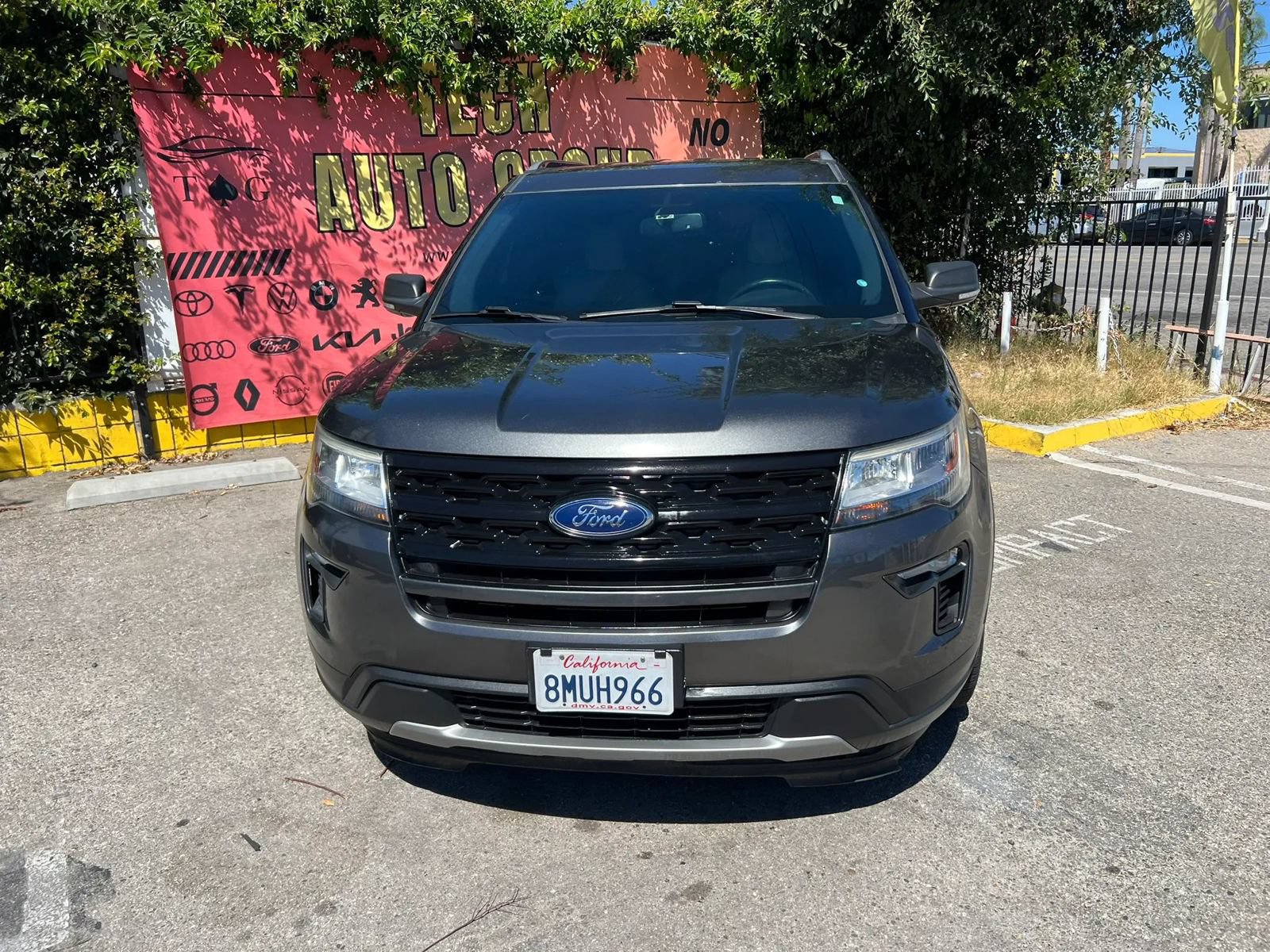 Used 2019 Ford Explorer XLT w/ Equipment Group 201A FWD image 2