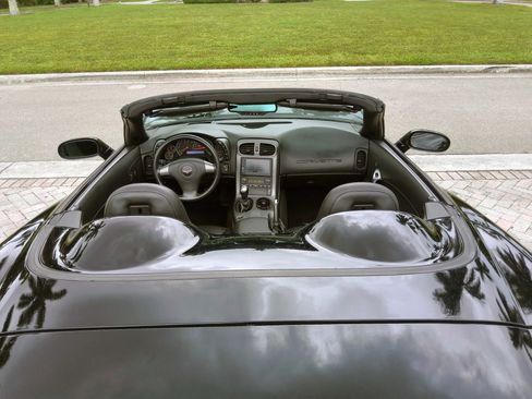 Used 2006 Chevrolet Corvette Convertible w/ Preferred Equipment Group RWD image 12